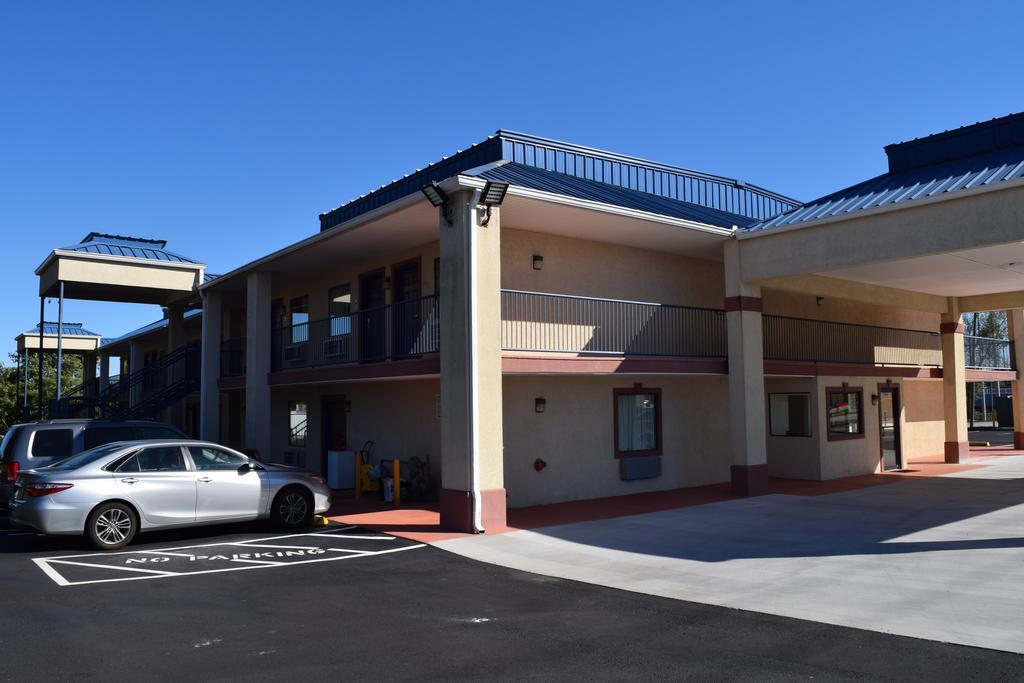 Royal Inn & Suites Douglasville Zewnętrze zdjęcie